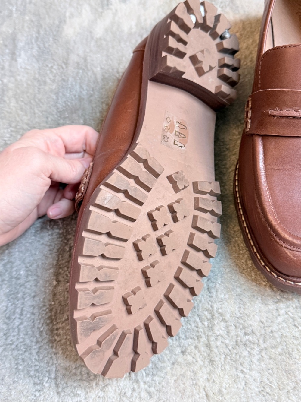 Madewell Tan Leather Lug-Soled Penny Loafers Size 7 - Picture 3 of 9